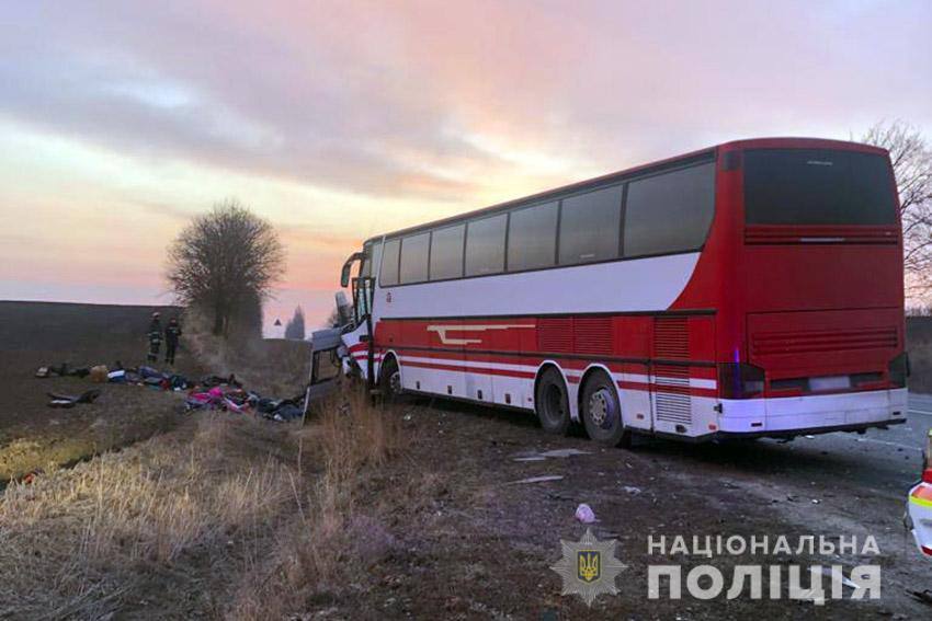 В Хмельницкой области в ДТП попал микроавтобус с переселенцами