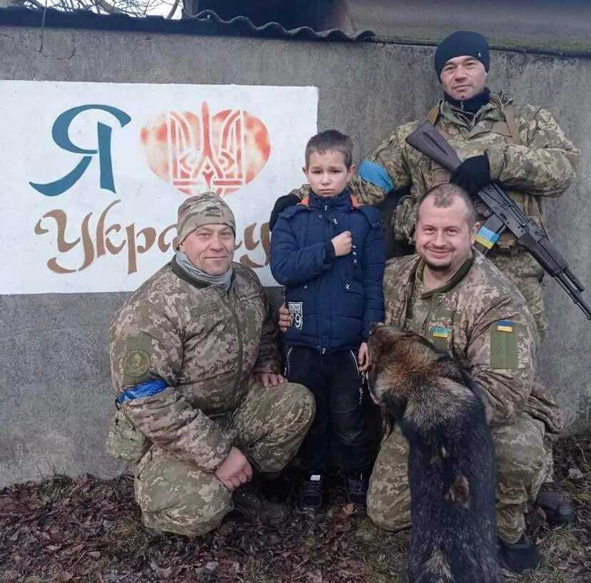 Ребенок решил защищать родину от российских захватчиков