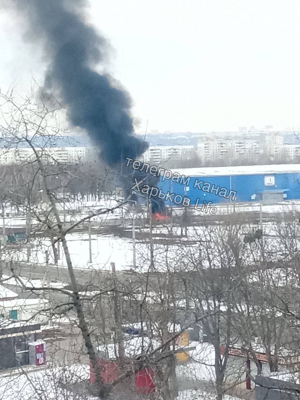 Оккупанты обстреляли автомобиль в Харькове