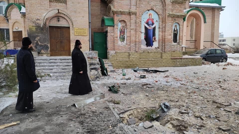 В церкви, которую атаковали оккупанты, находится бомбоубежище