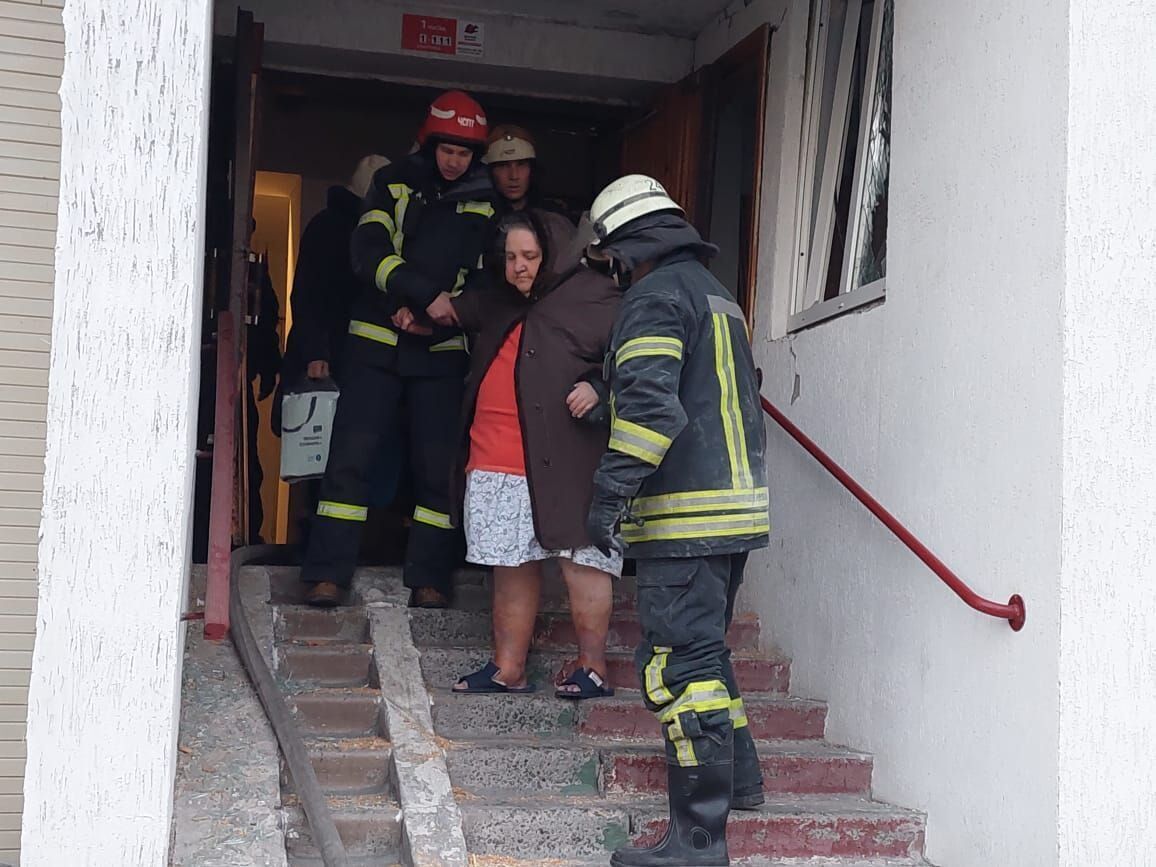 Рятувальники евакуювали 30 мешканців будинку у Києві.