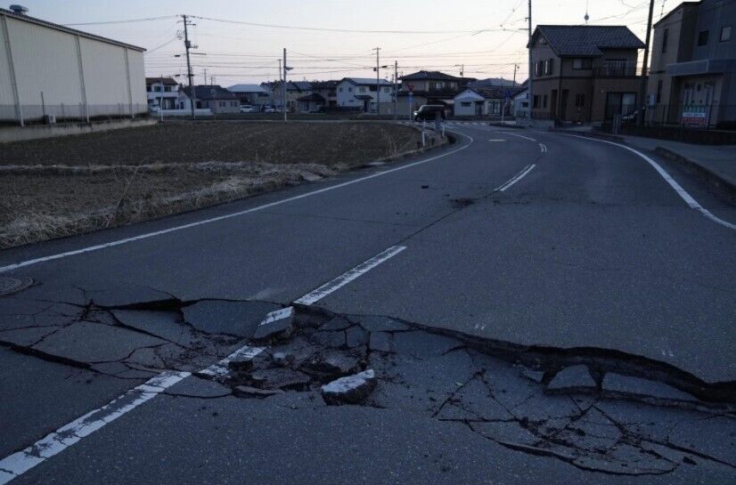 Обвалена дорога в Сомі, префектура Фукусіма
