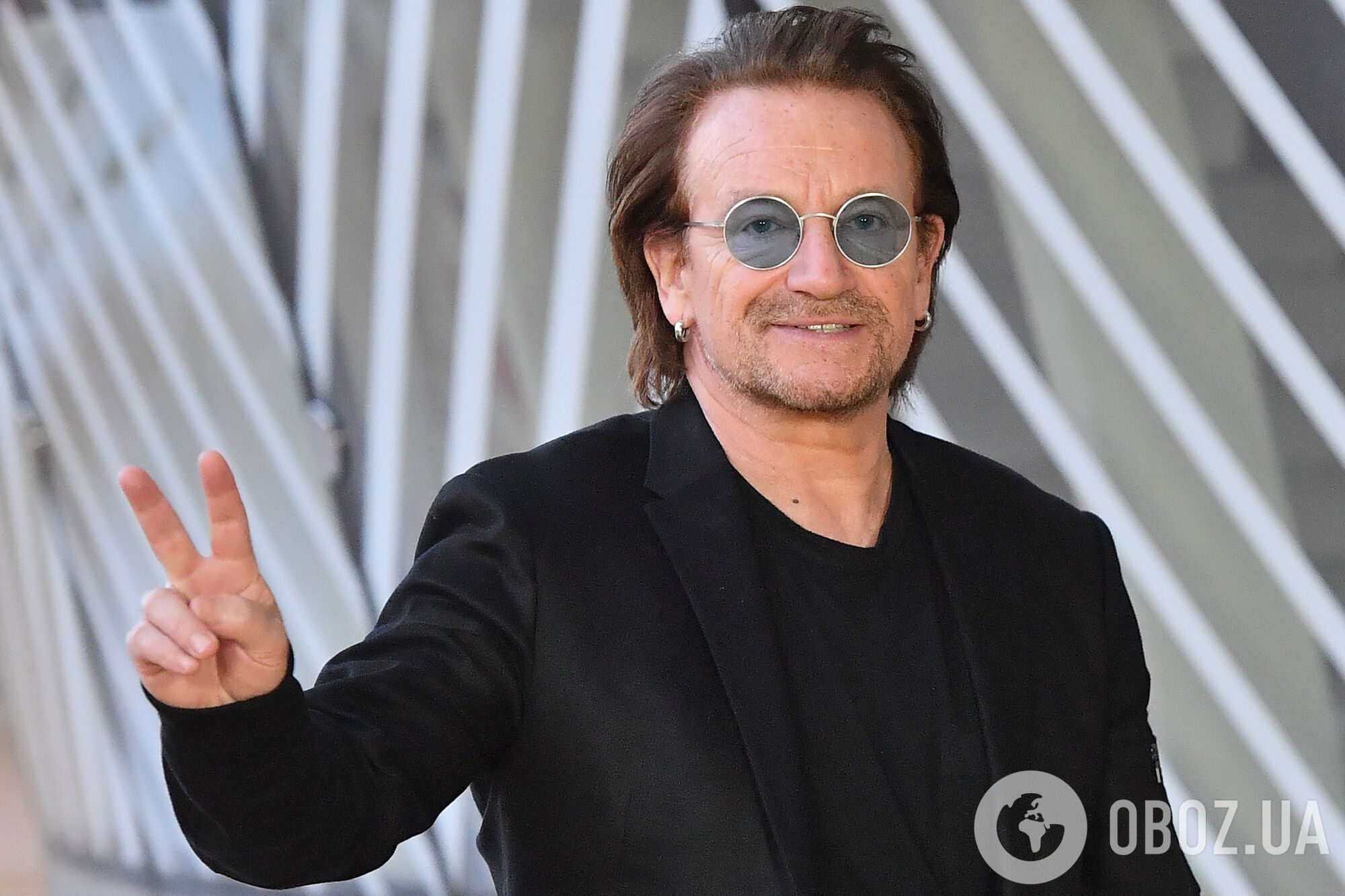 Солист U2 по имени Боно написал стихотворение, где назвал Путина психом