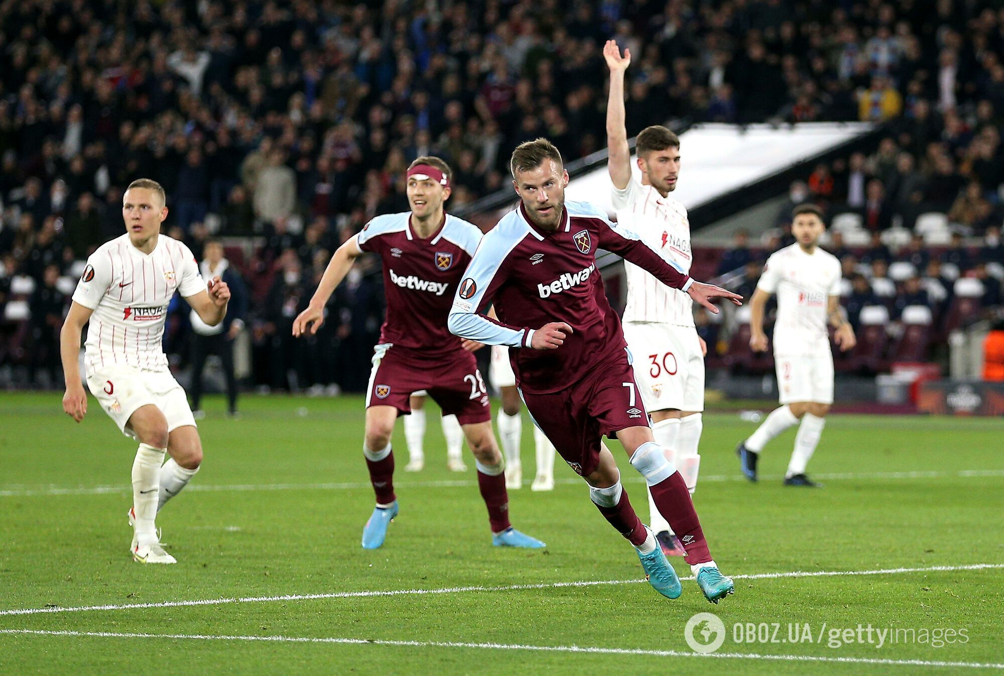 Андрій Ярмоленко зробив рахунок 2:0 у матчі з "Севільєю".