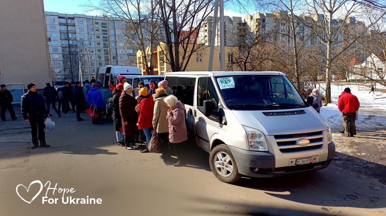 Проєкт Hope For Ukraine: "Ангели Надії" допомагають постраждалим під час війни в Україні