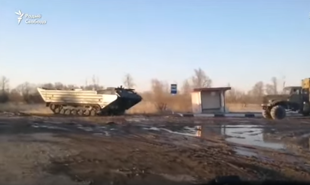 У Білорусь прибули ешелони із російською бронетехнікою, яку можуть відправити в Україну. Відео