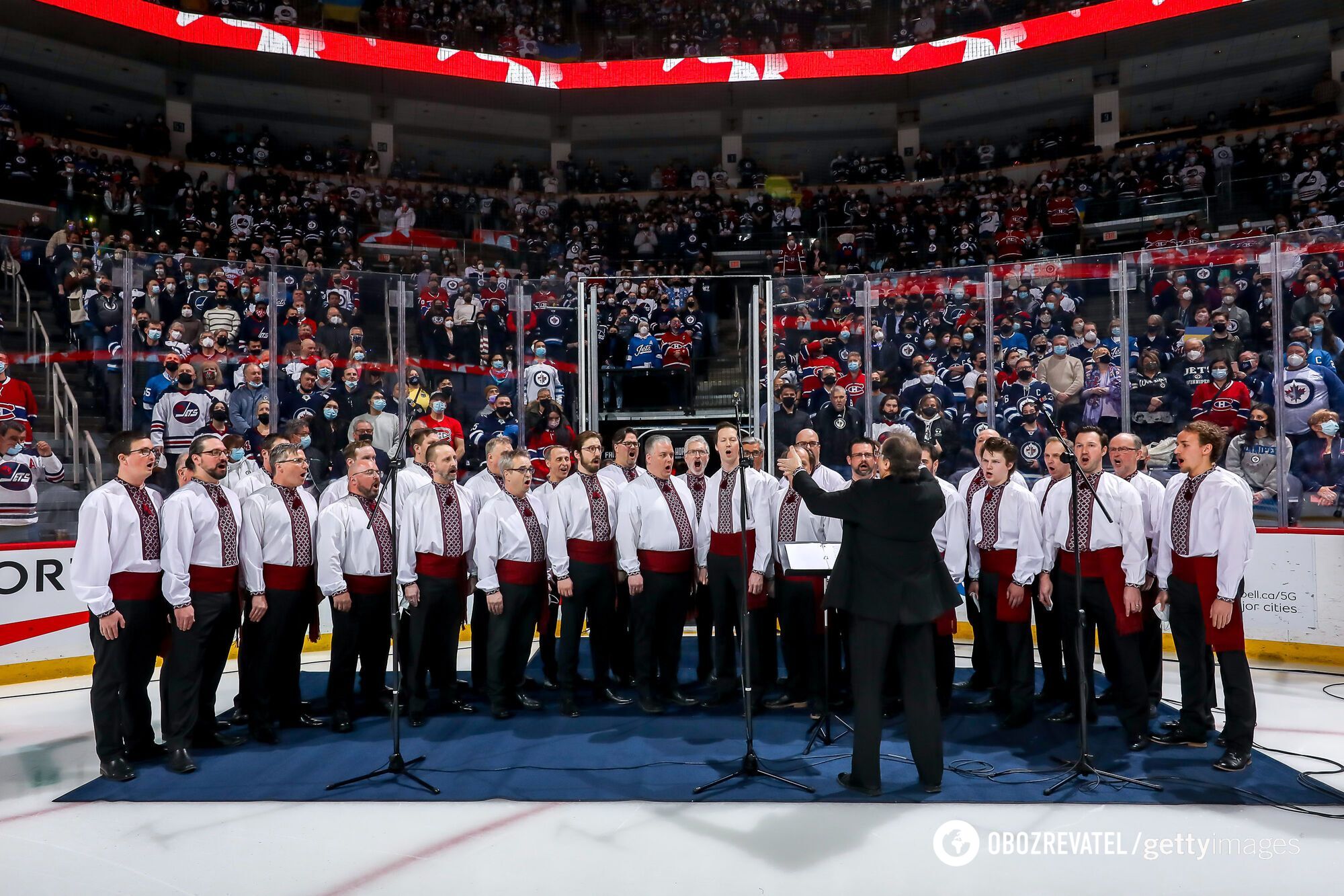 Український чоловічий хор "Гуслі" на матчі НХЛ.