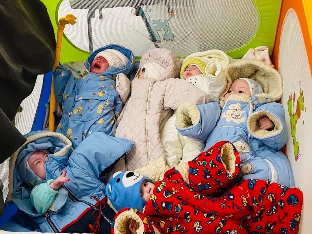 71 малюка із Сумського спецдитбудинку успішно евакуювали