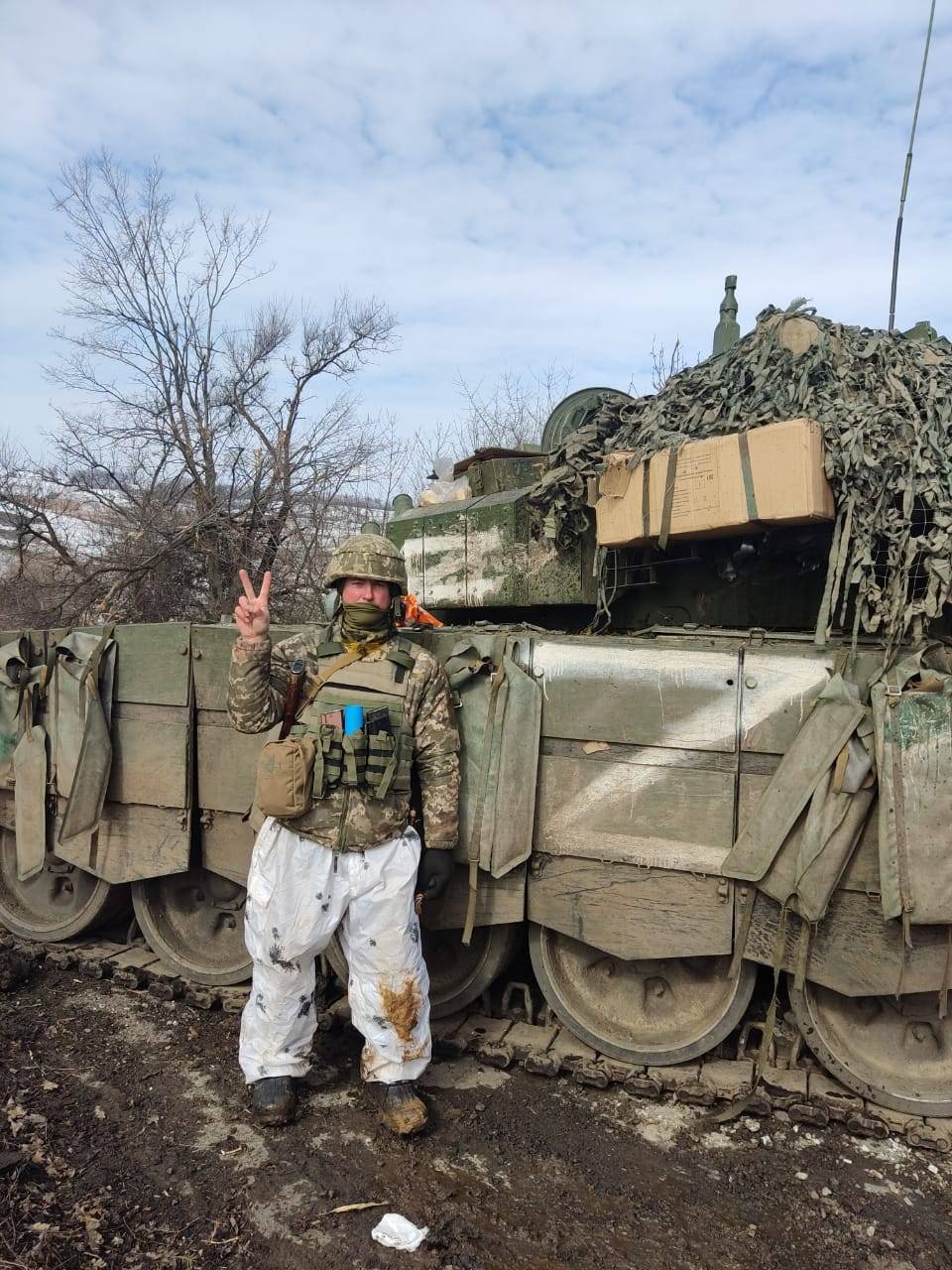 Підбитий ворожий танк.