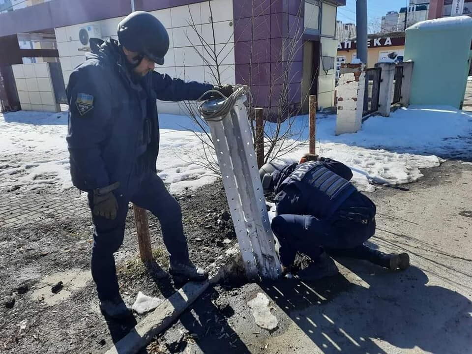 Пиротехники на Харьковщине изымают и уничтожают взрывоопасные предметы
