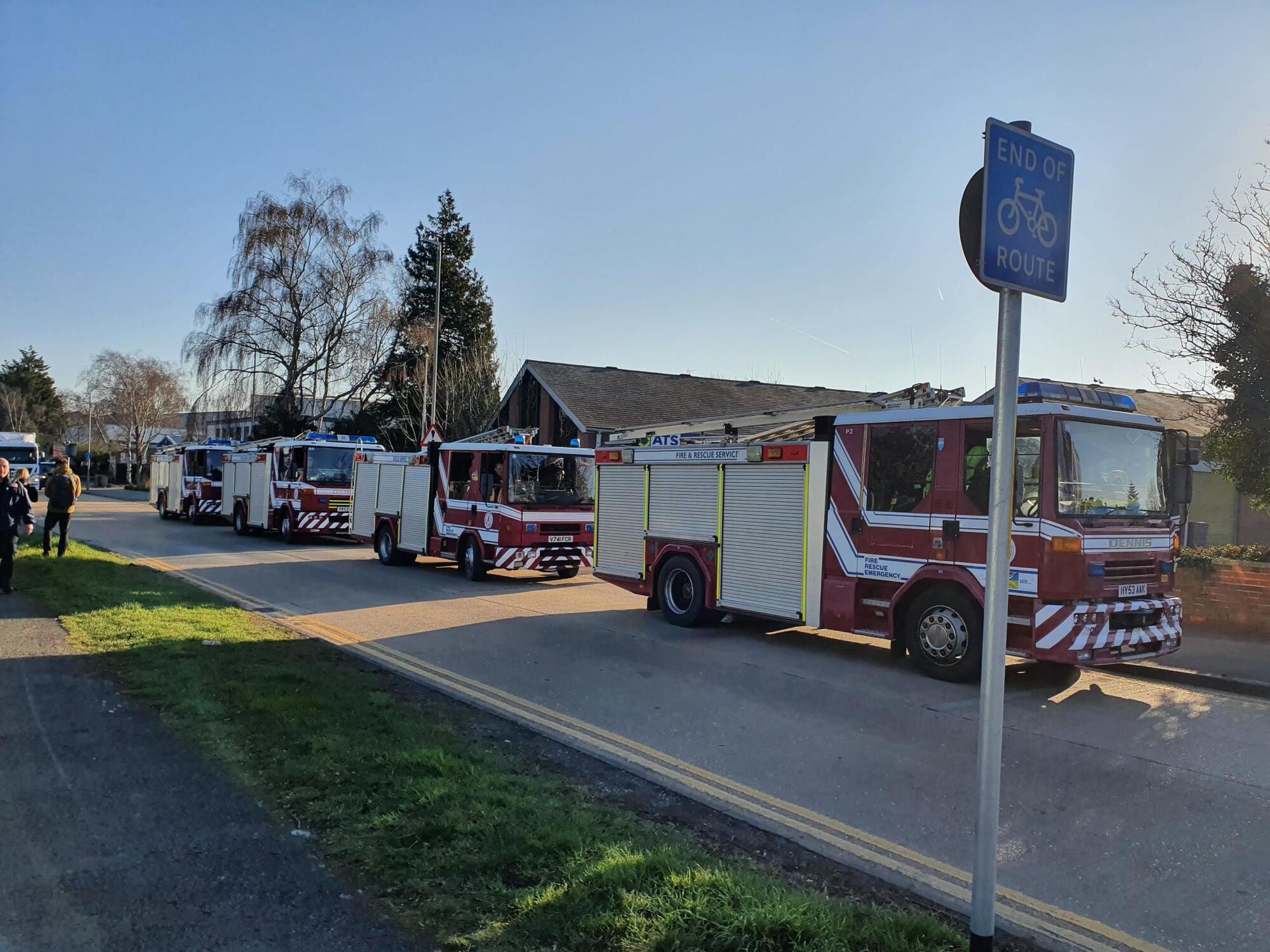 Великобритания отправит в Украину пожарные машины и оборудование