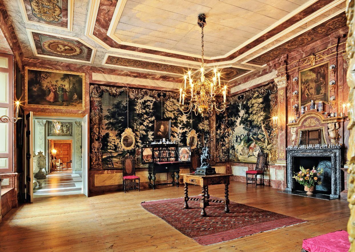 Королевская семья в Нидерландах примет беженцев из Украины в своем замке. Как он выглядит