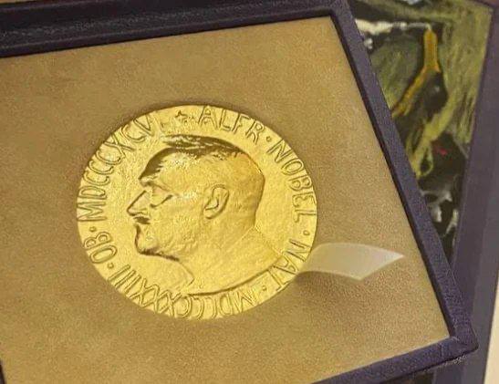 Дмитрий Муратов продаст Нобелевскую медаль в пользу украинских беженцев