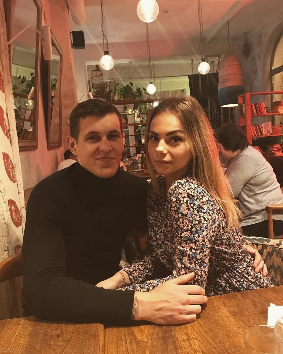 Егор Биркун со своей девушкой