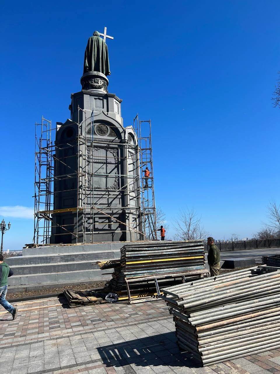 Роботи із захисту пам'ятника Володимиру.