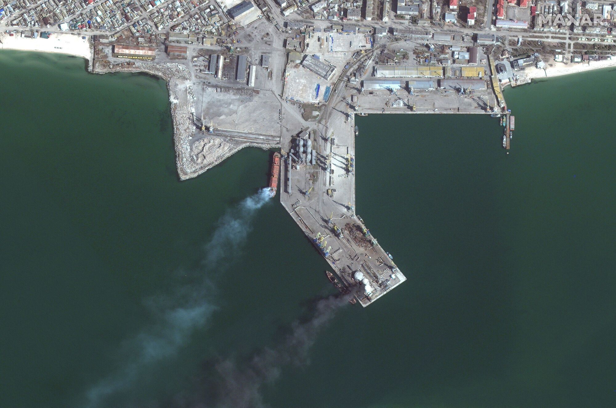 Появились спутниковые снимки порта в Бердянске