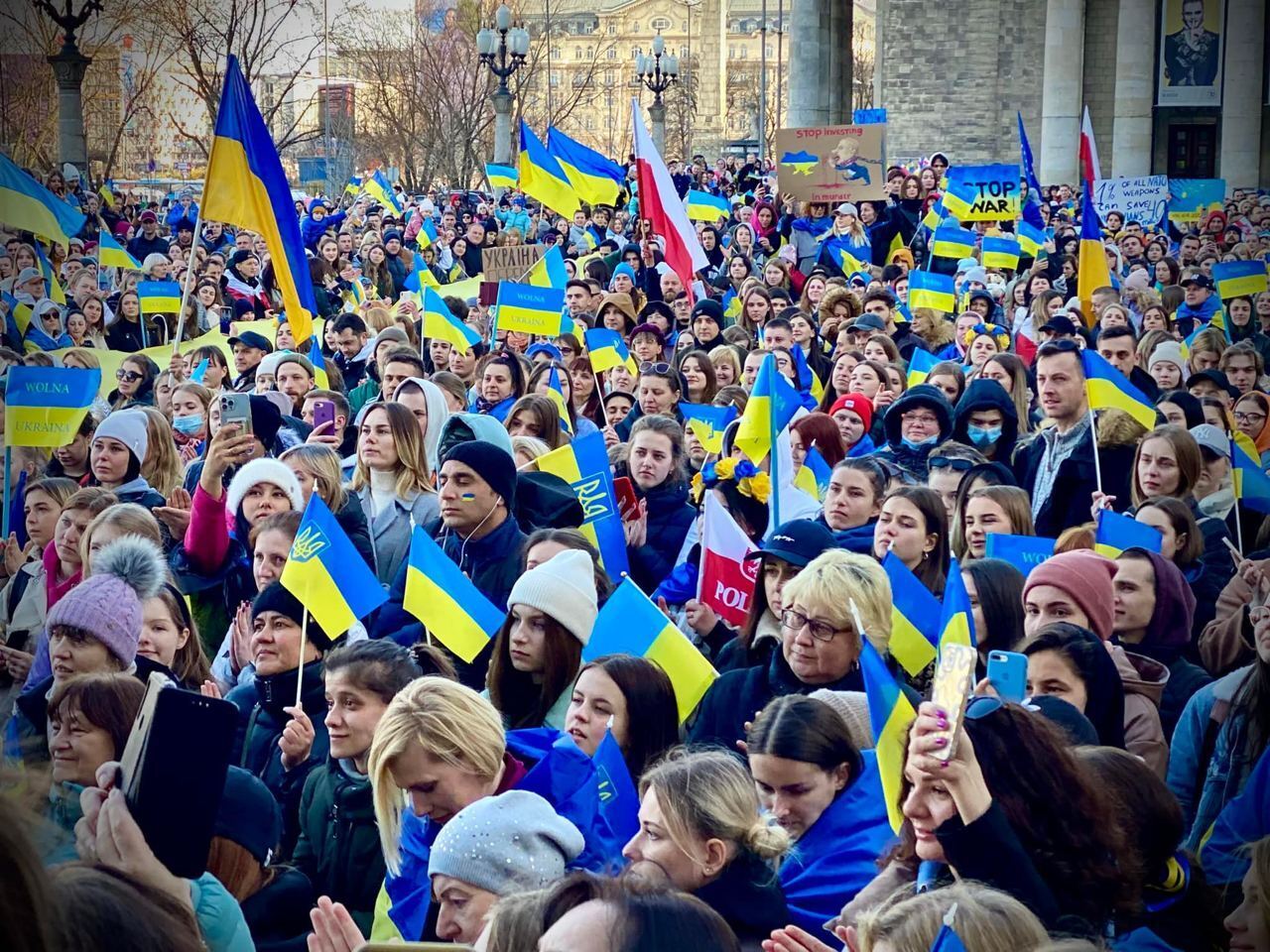 Дедалі більше людей у світі – на боці України