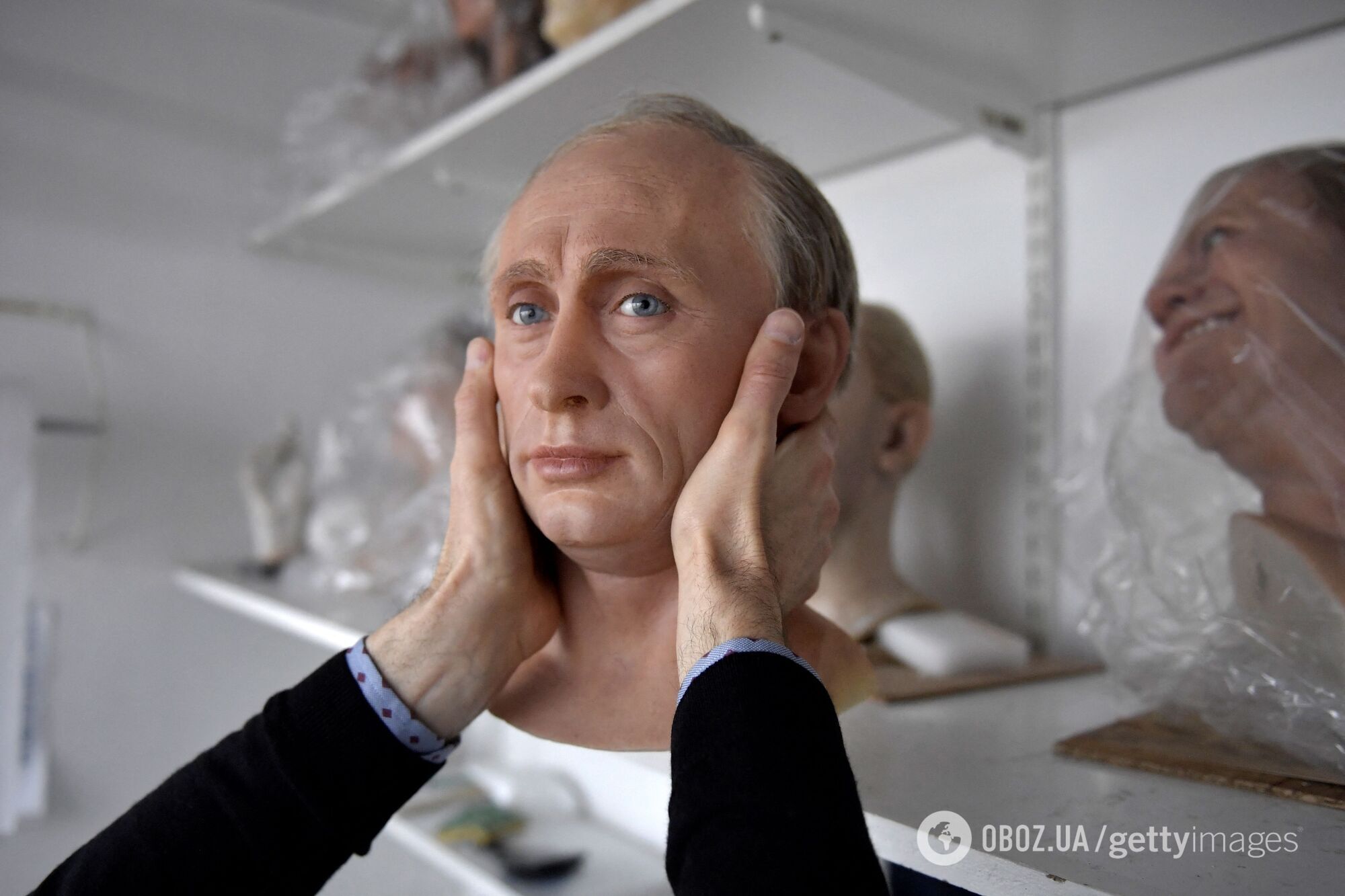 Главу Путина убрали из музея в Европе