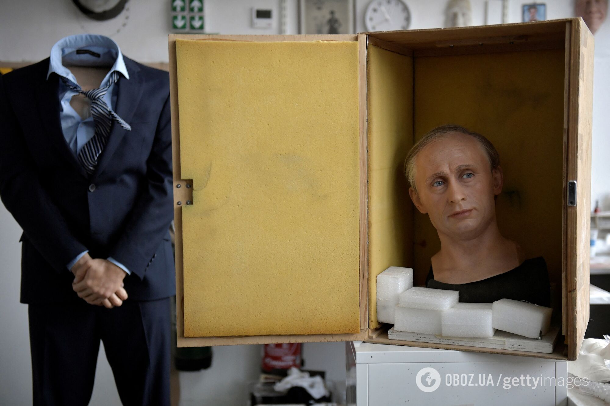 Голову Путіна заховали в скриньку