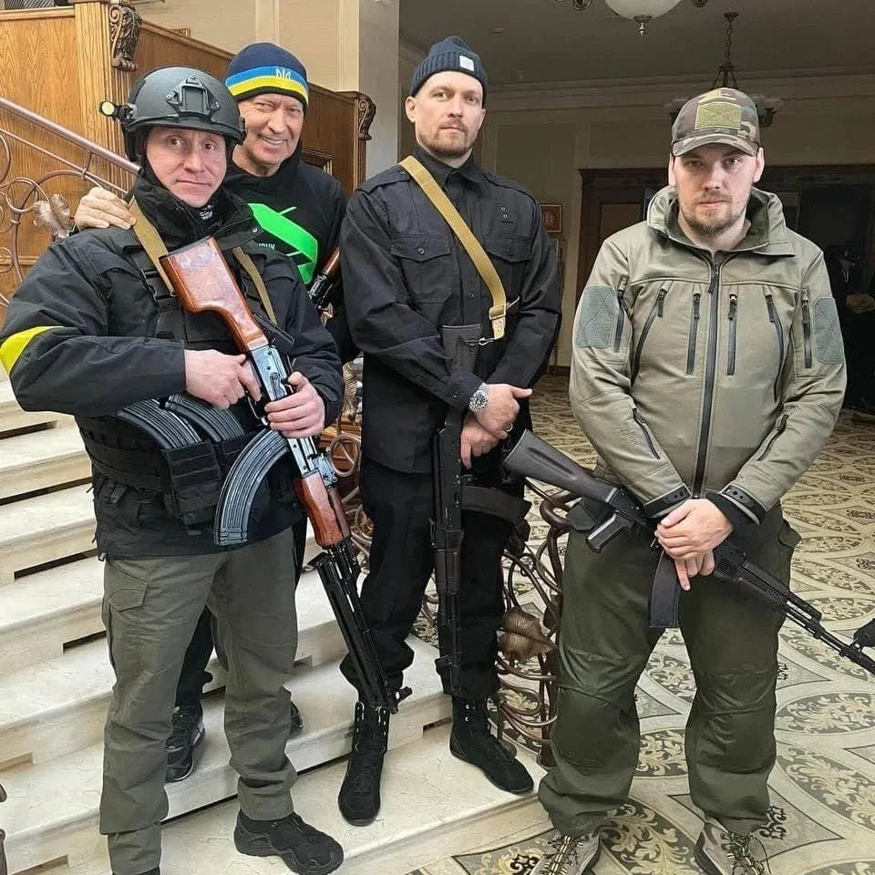 Александр Усик вступил в ряды территориальной обороны