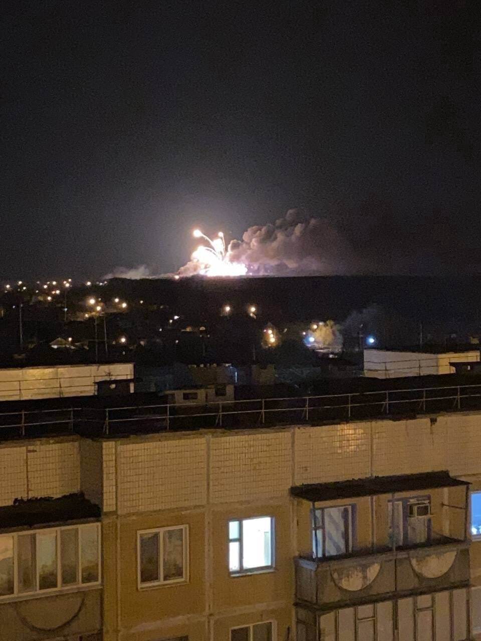 Взорвались военные склады