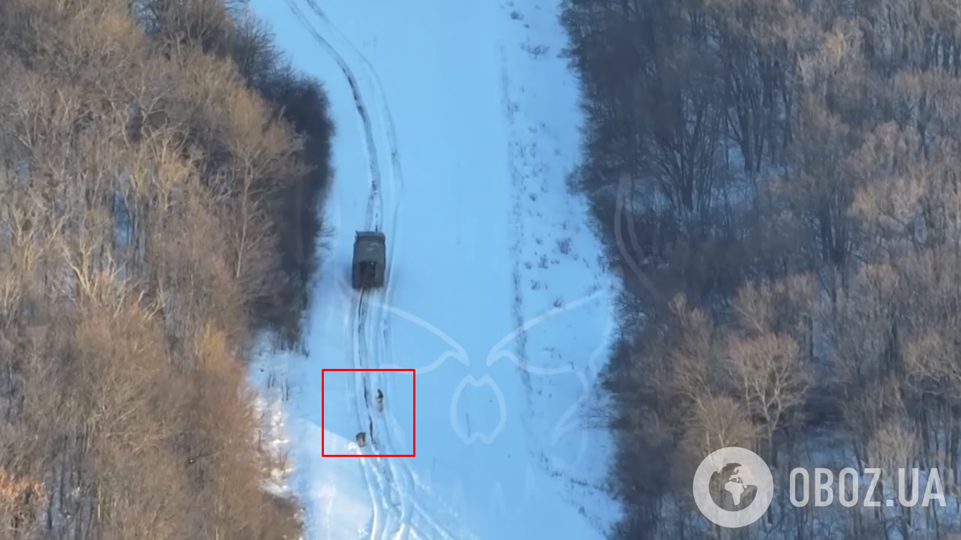 Російські солдати відчайдушно намагалися наздогнати машину
