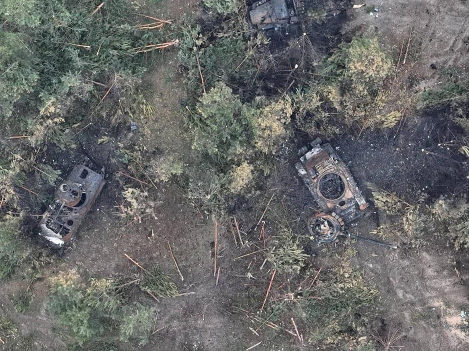 Знищена в лісі техніка російських окупантів