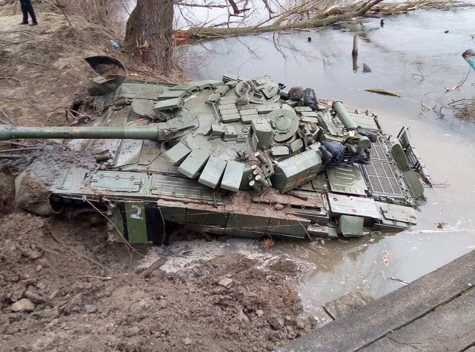 Російський танк затонув разом із екіпажем.