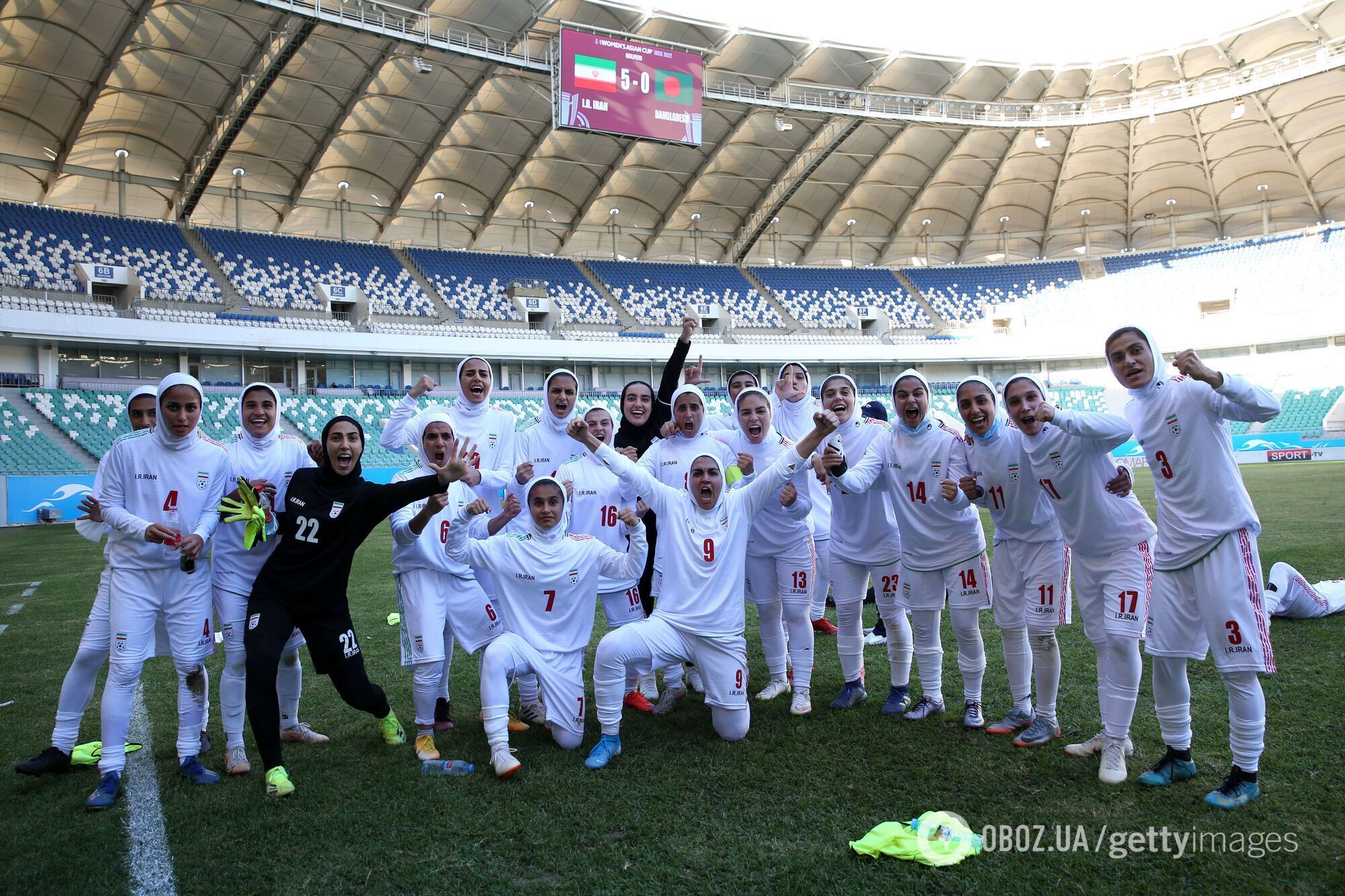 В Иране сильный женский футбол .