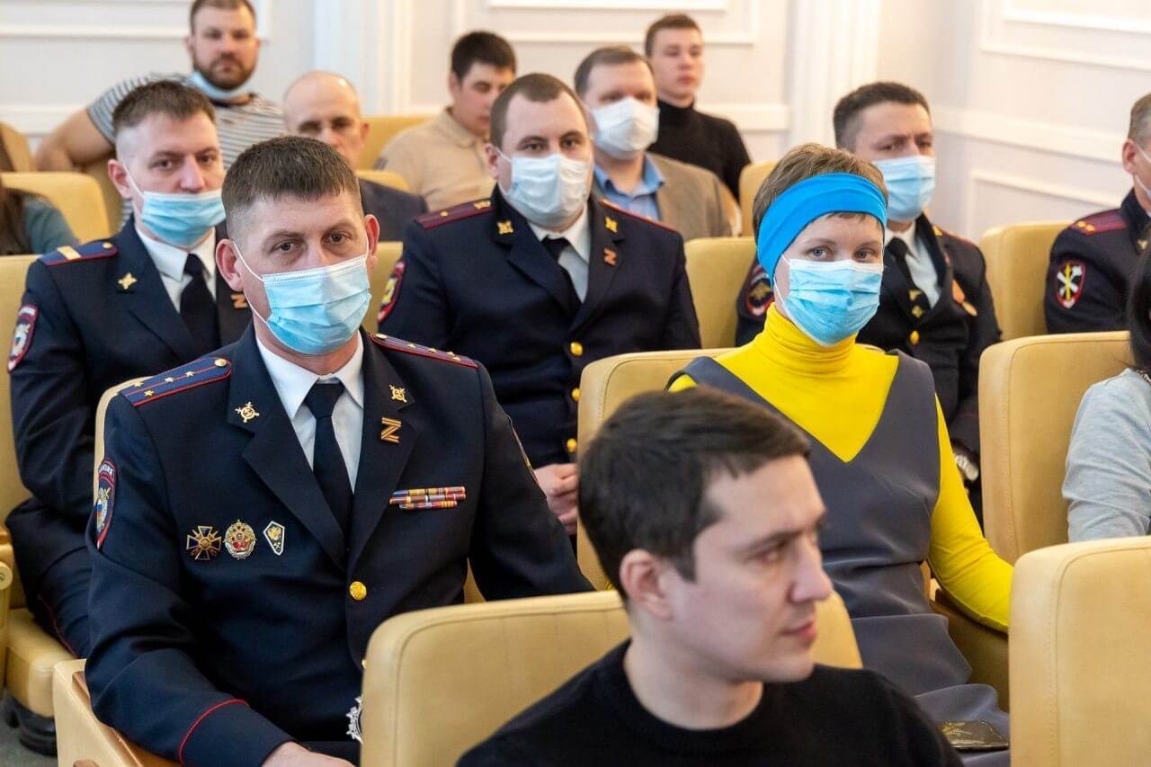 Марія Антюшева прийшла на засідання МВС у жовто-блакитному одязі