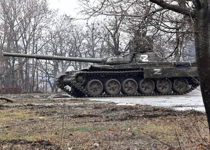 Велика російська армія видихається: окупанти стягують в Україну металобрухт