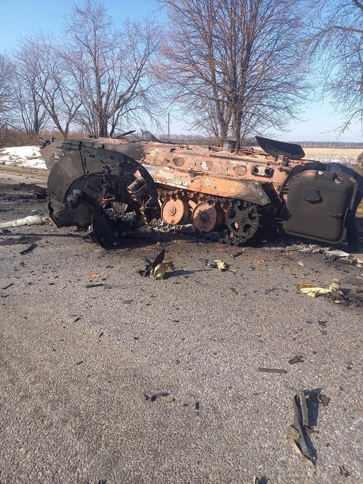 На Сумщині українська оборона знищила ворожу техніку, яка йшла на Київ. Фото