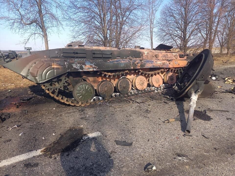 В Сумской области украинская оборона уничтожила вражескую технику, которая шла на Киев. Фото