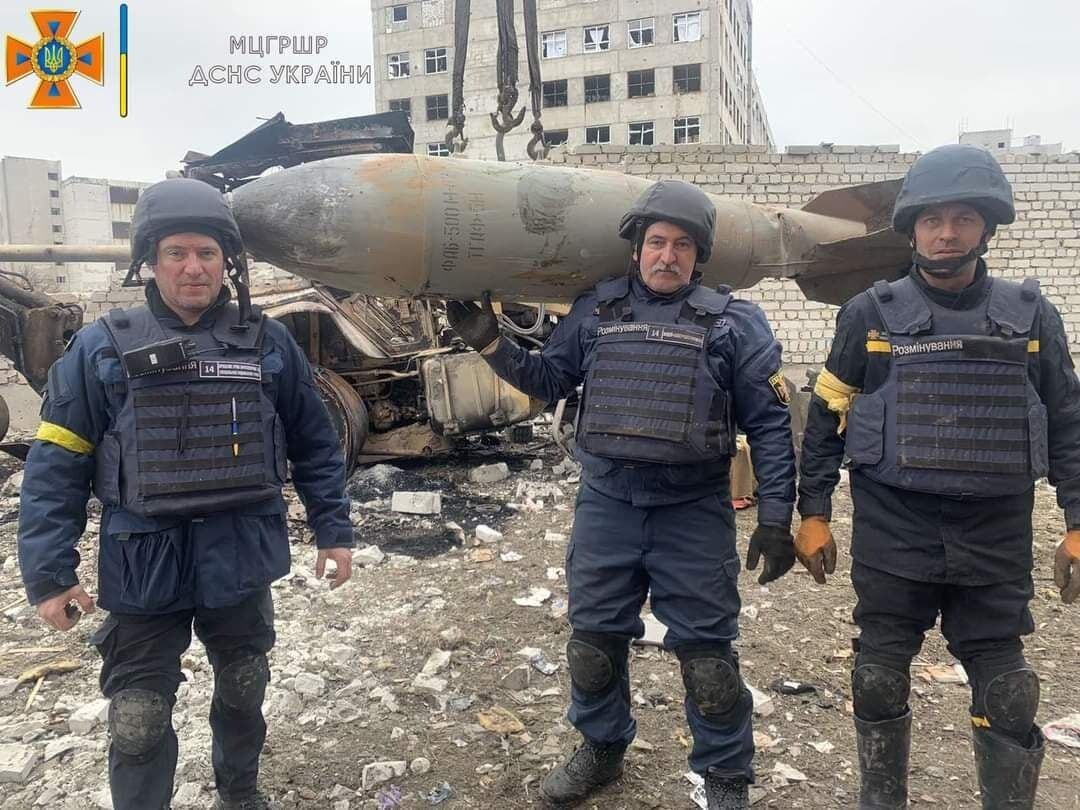 Окупанти скинули на Харків фугасну авіаційну бомбу ФАБ-500: є однією з найпотужніших у РФ. Фото