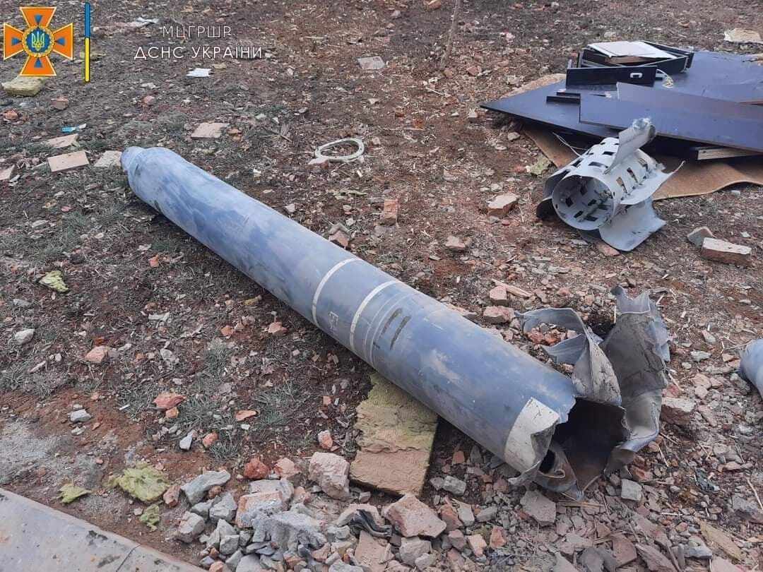 Оккупанты сбросили на Харьков фугасную авиационную бомбу ФАБ-500: является одной из самых мощных в РФ. Фото