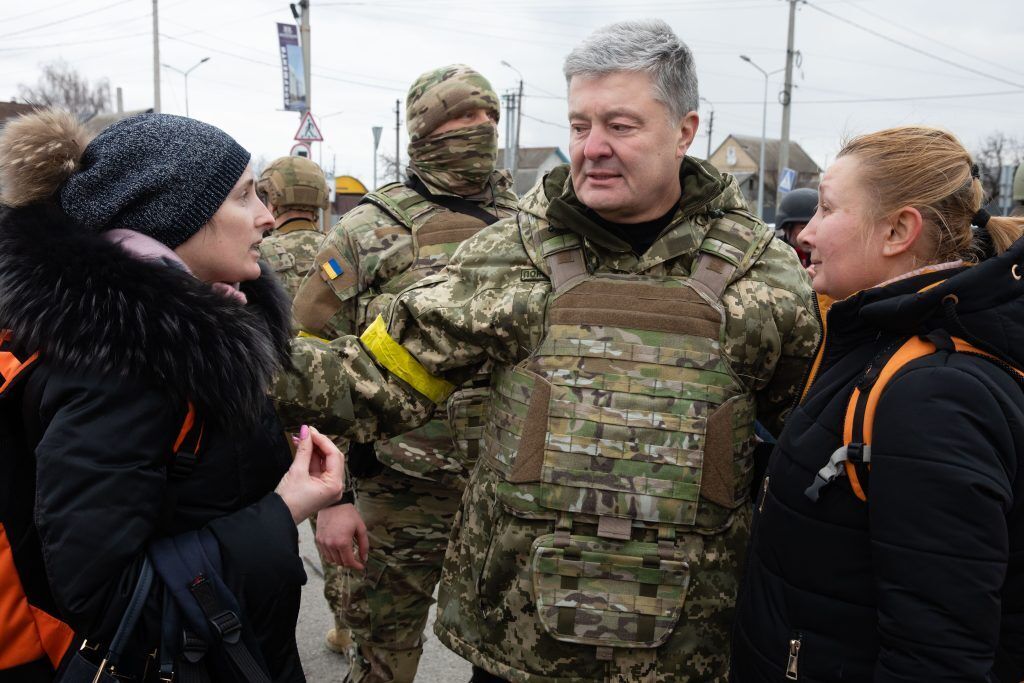 Порошенко організував евакуацію людей