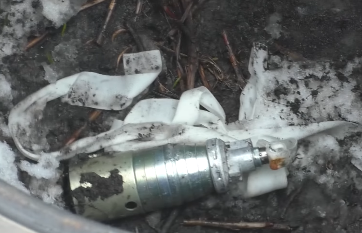 Россия обстреляла жилые районы Покровска запрещенными кассетными снарядами. Видео