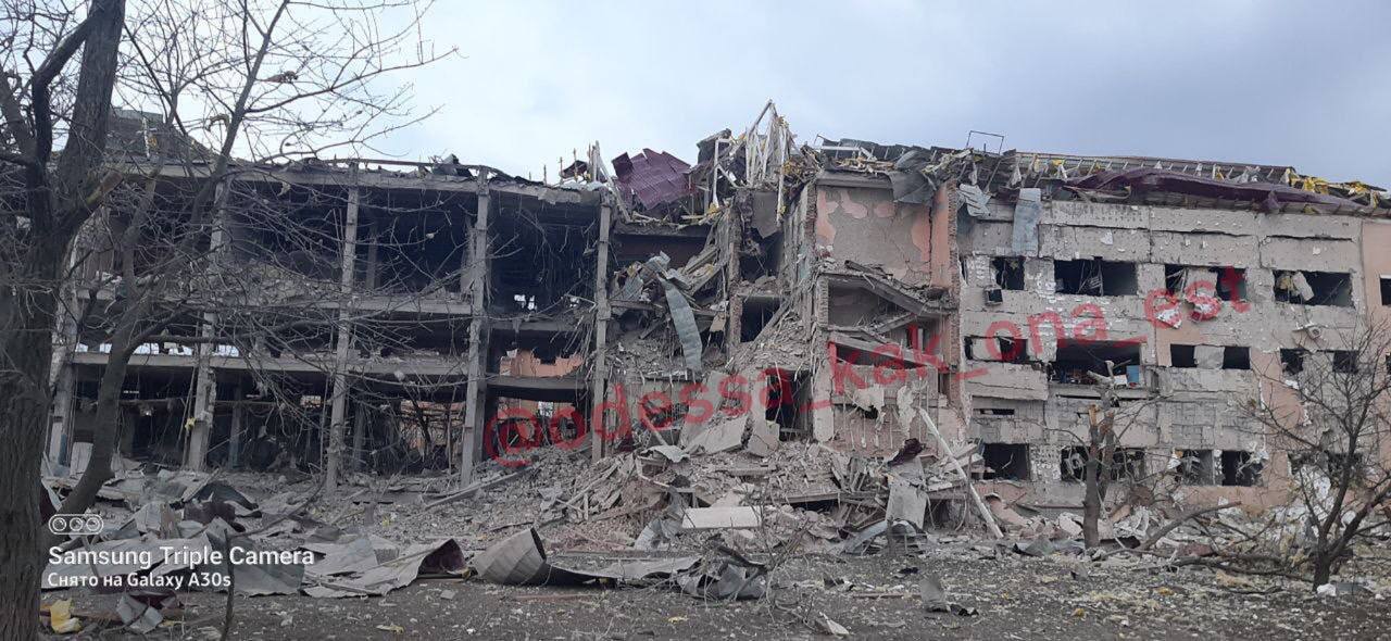 Уничтожено рабочее здание комплекса