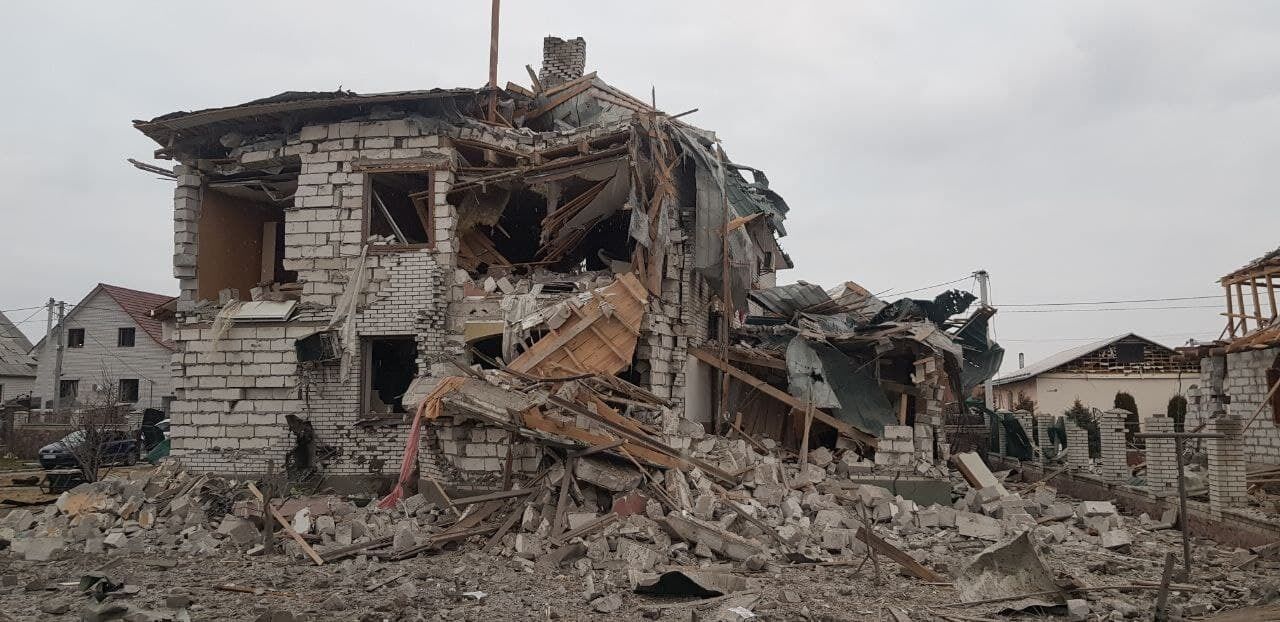 На Житомирщині окупанти завдали ракетного удару по приватному сектору: зруйновано багато будинків, є жертви. Фото
