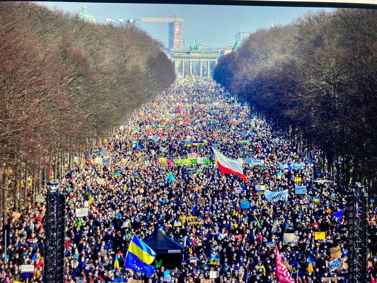 Митинг в Берлине, Германия
