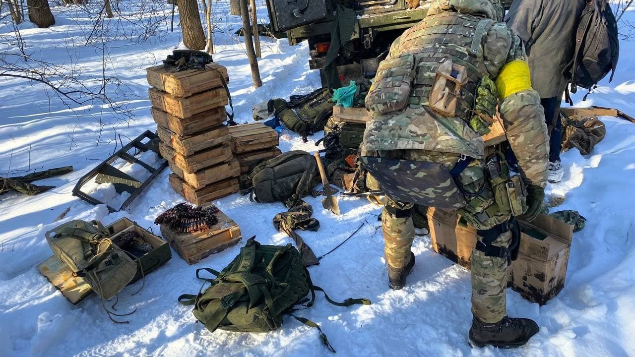 "Леса Харьковщины неприветливы для оккупантов": в сети показали разбитую колонну россиян. Фото и видео