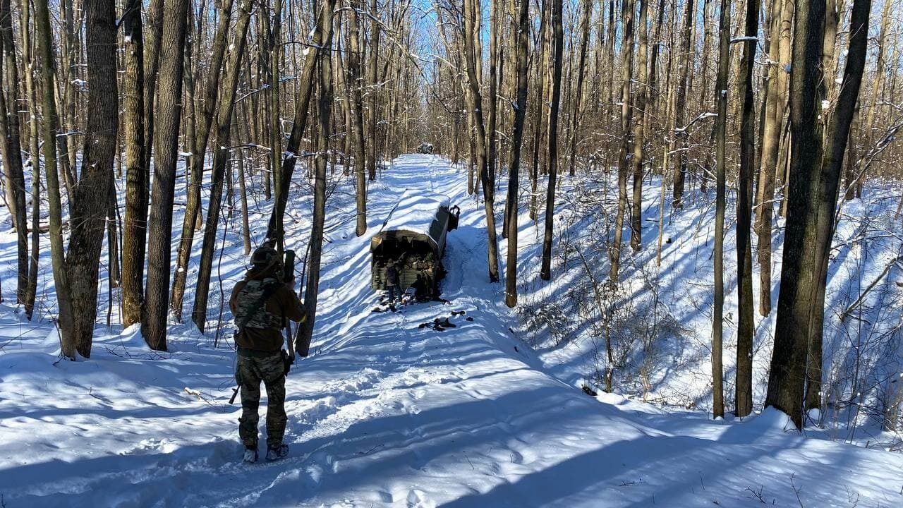 "Ліси Харківщини непривітні для окупантів": у мережі показали розбиту колону росіян. Фото і відео