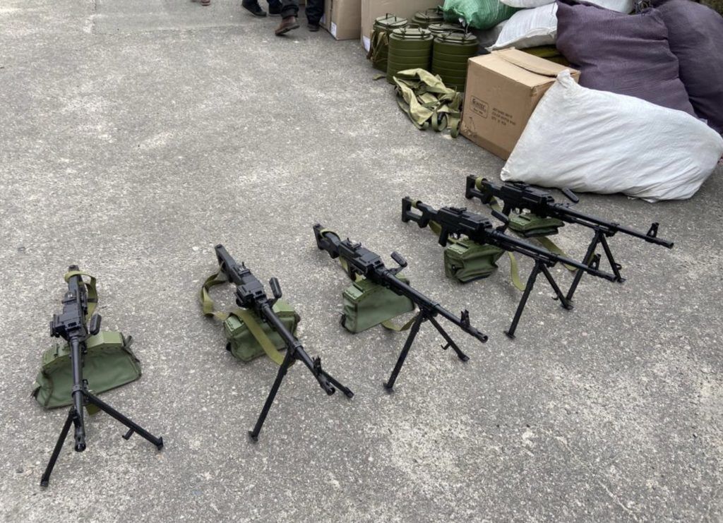 Порошенко передал оружие и снаряжение батальону теробороны "Скиф" в Василькове