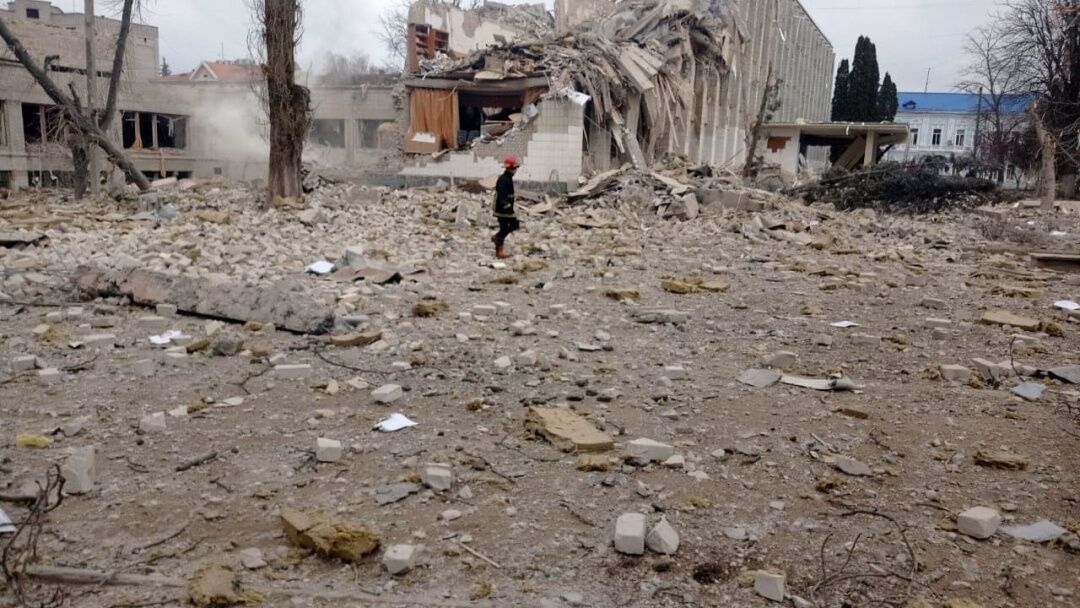 Российские оккупанты с начала вторжения уничтожили 211 украинских школ, – Шкарлет