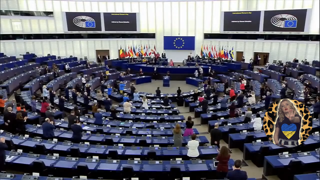 Жінки – живий щит для Путіна. Забужко виступила в Європарламенті з потужною промовою: зала аплодувала стоячи