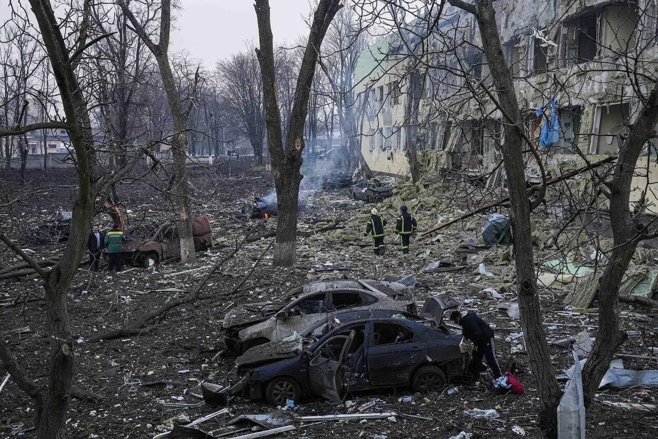 Кличко – про бомбардування пологового будинку: подивіться на ці фотографії. Коли Путін не вбиває дітей, він вбиває їхніх батьків