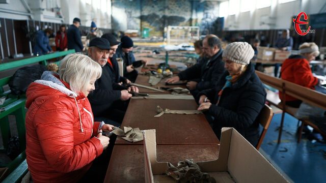 Хмельничани за місяць сплели 730 сіток на крупну воєнну техніку