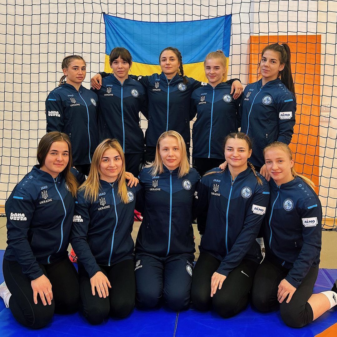 Алина Грушина-Акобия и сборная Украины по борьбе.