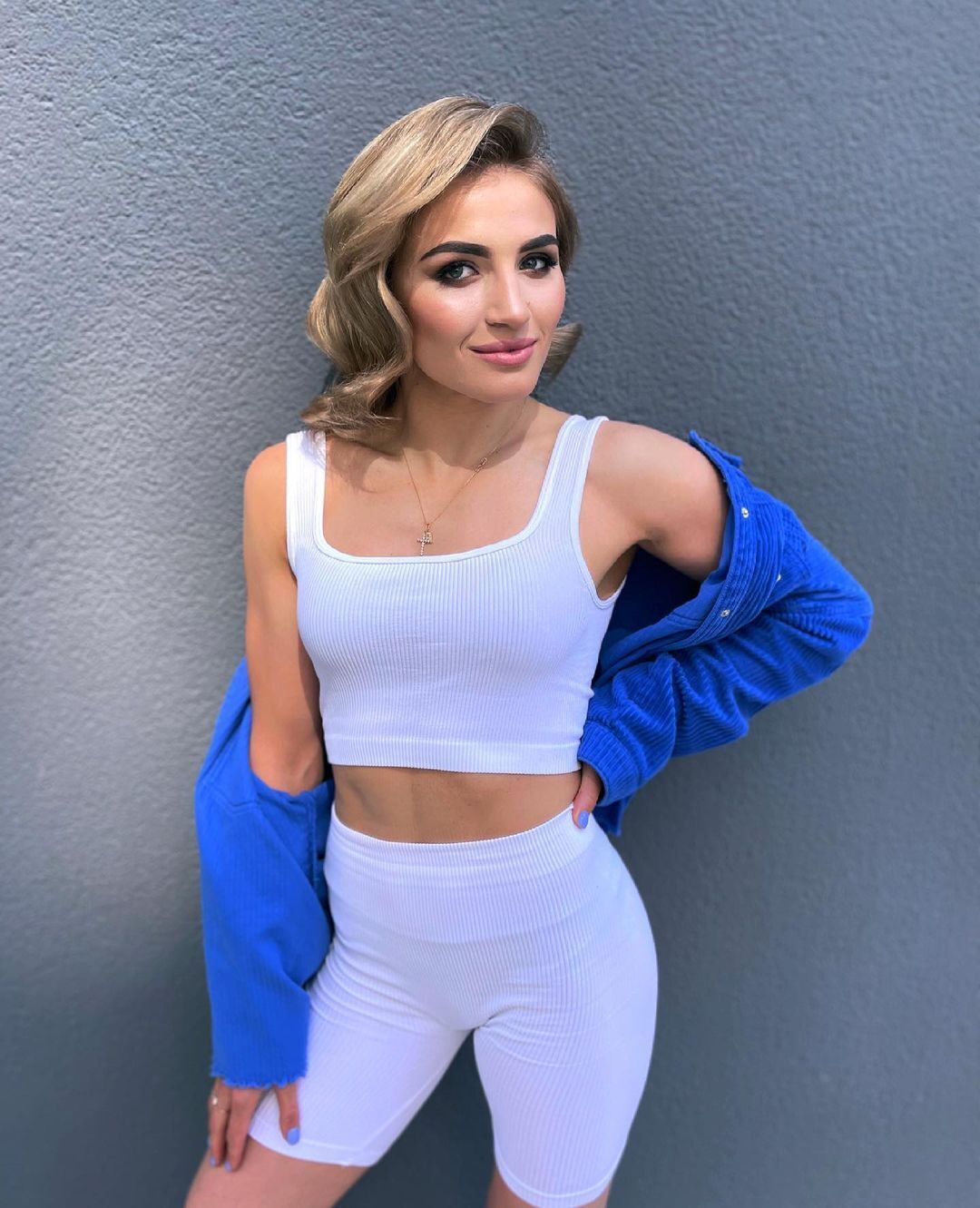 Алина Грушина-Акобия .