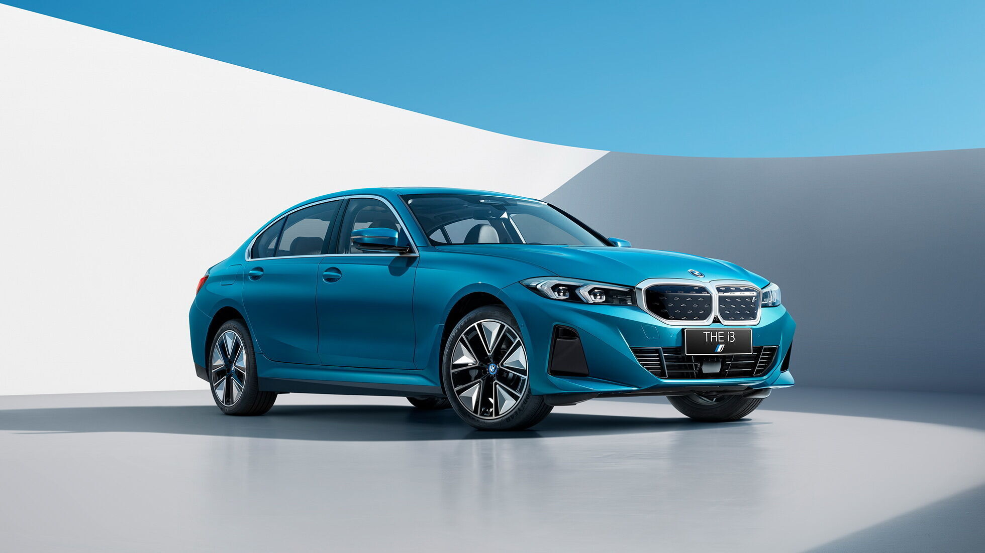 BMW представила модель i3 eDrive35L